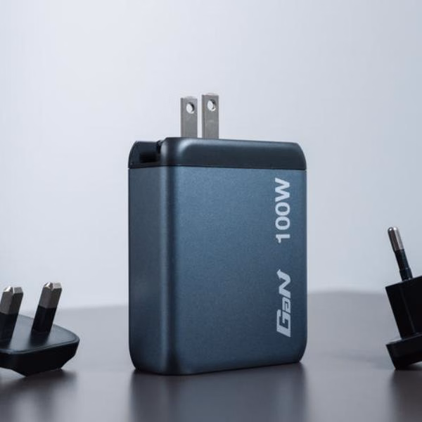 Immagine di Gan charger 4 port 100w